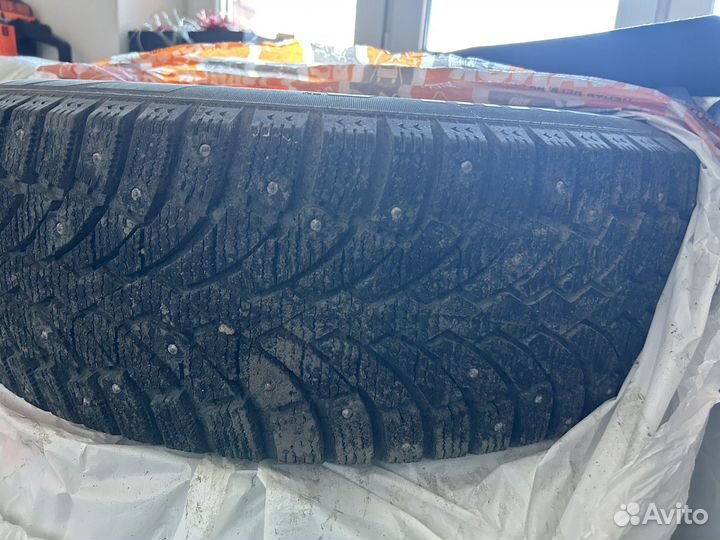 Pirelli Formula Ice 215/65 R16 98H