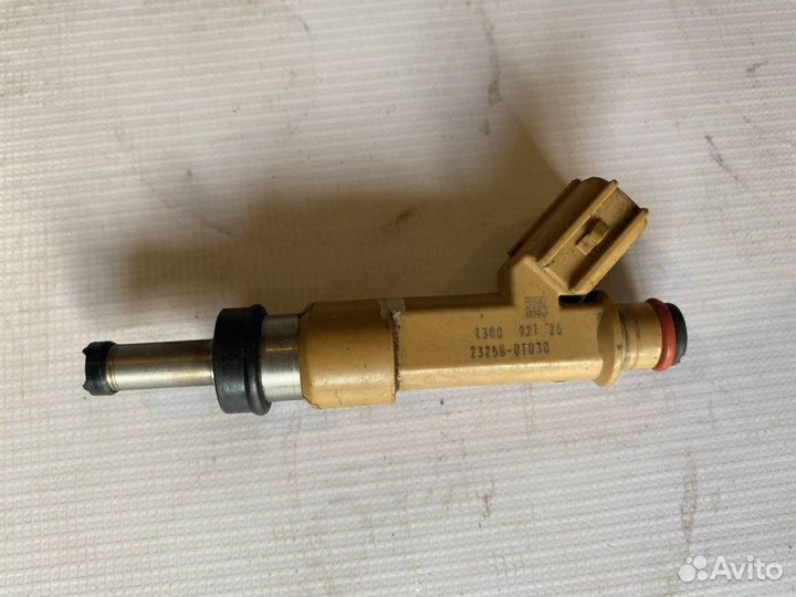 Форсунка инжекторная электрическая Toyota Avensis