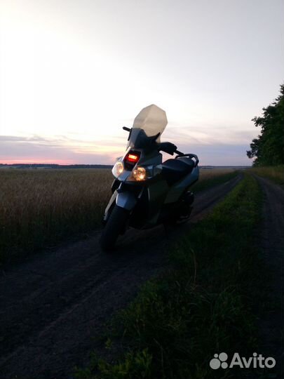 Скутер 150 кубов