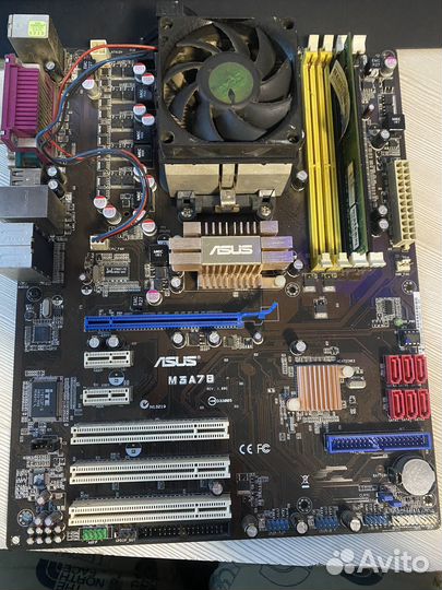 Материнская плата с процессором и памятью