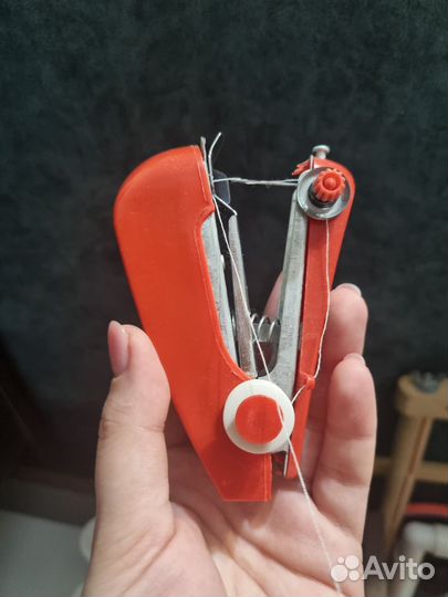 Ручная портативная мини швейная машинка