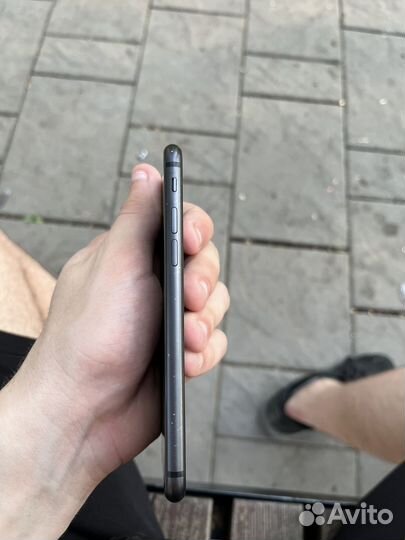 Телефон iPhone 8 64 gb