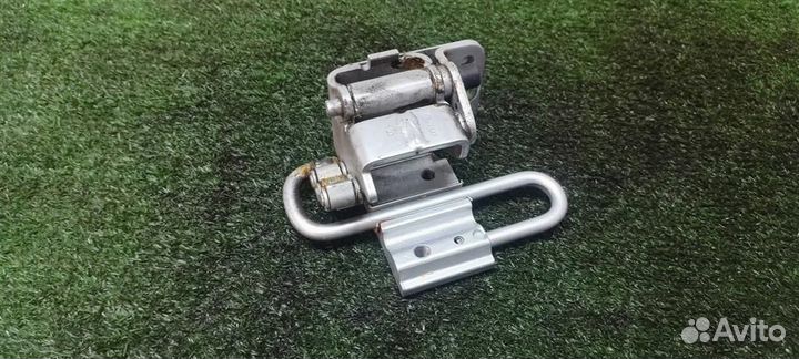 Петля двери задней правой нижняя Audi Audi A8 4E