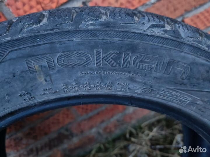 Nokian Tyres Hakkapeliitta R2 215/55 R17 98R