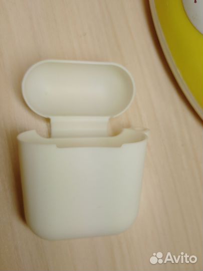 Продаю наушник один второй потерял