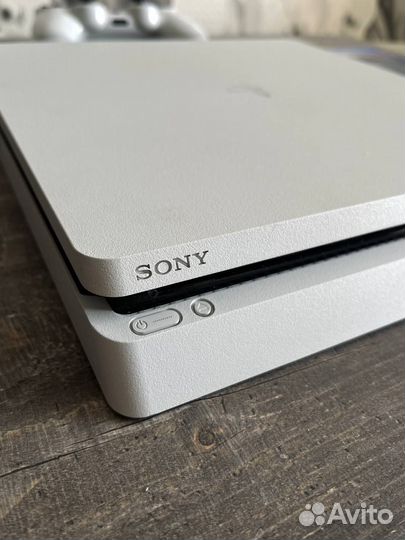 Sony PS4 slim