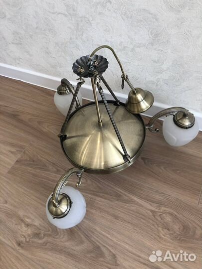 Продам люстры