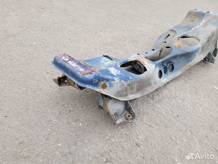 Подрамник передний на Subaru Impreza