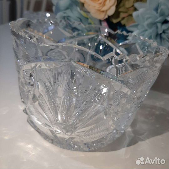 Хрустальная ваза