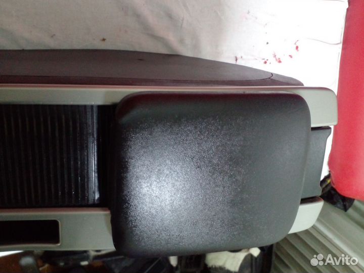 Подлокотник Volvo C30 30755374