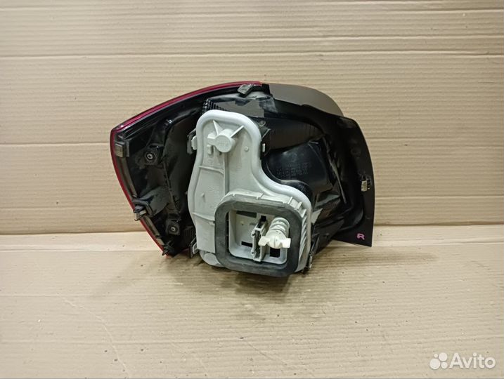 Стоп-сигнал правый Volkswagen Polo (Mk5) Hatchback