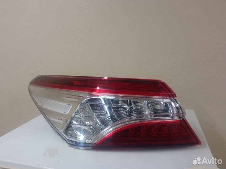 Фара задняя левая toyota camry v 70