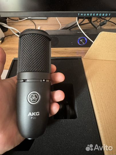 Студийный микрофон akg p120