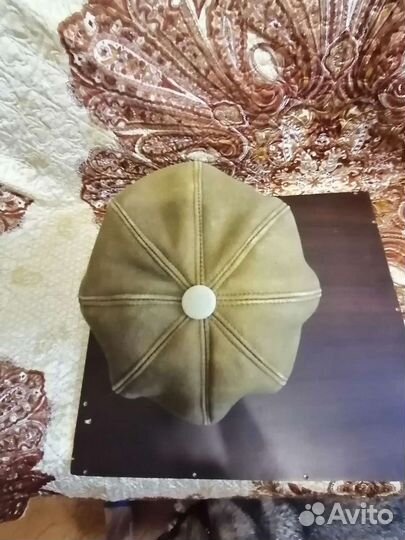 Зимняя женская шапка