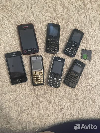 Телефоны и аксессуары пакетом