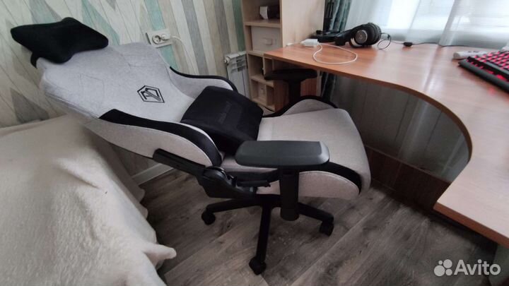 Тканевое кресло AndaSeat T-Pro 2