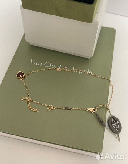 Подвеска Van Cleef Sweet Alhambra heart сердолик