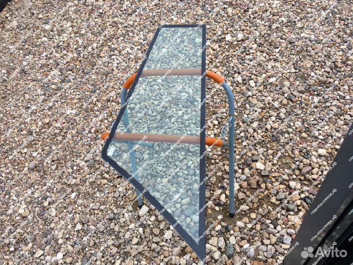 Стекло для экскаватора-погрузчика