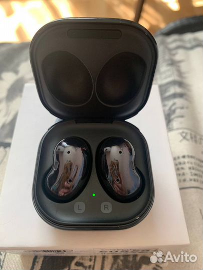 Samsung galaxy buds live