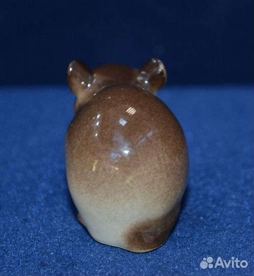Мини. фарфоровая статуэтка- коричневая мышка. лфз