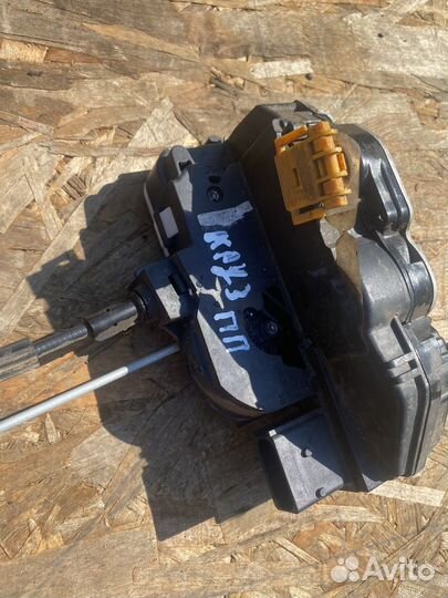 Замок передний правый chevrolet cruze