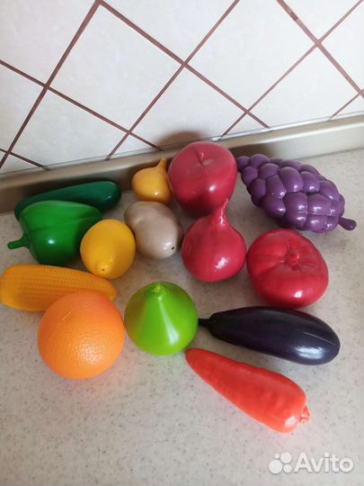Пластиковые фрукты и овощи