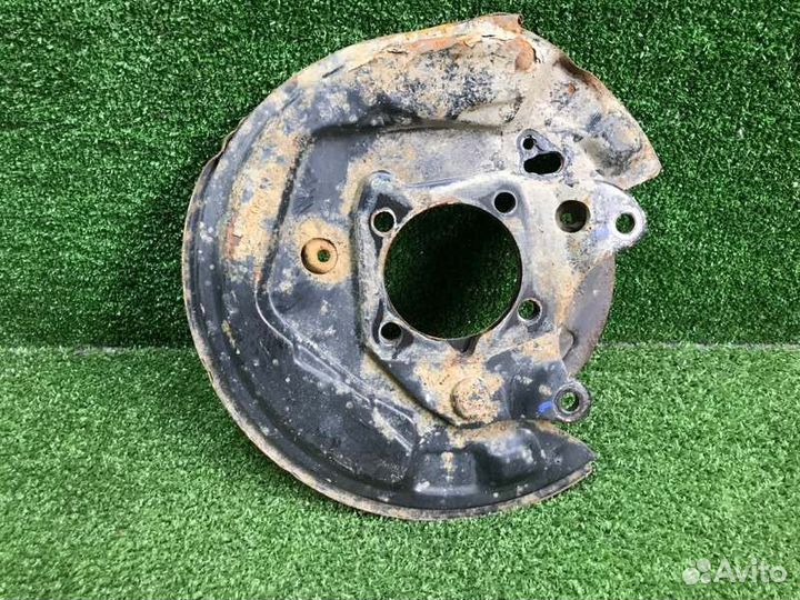 Щиток тормозного механизма задний правый Lifan