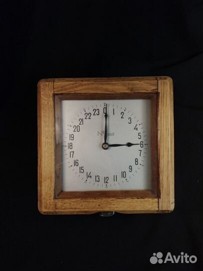 Часы корабельные, судовые