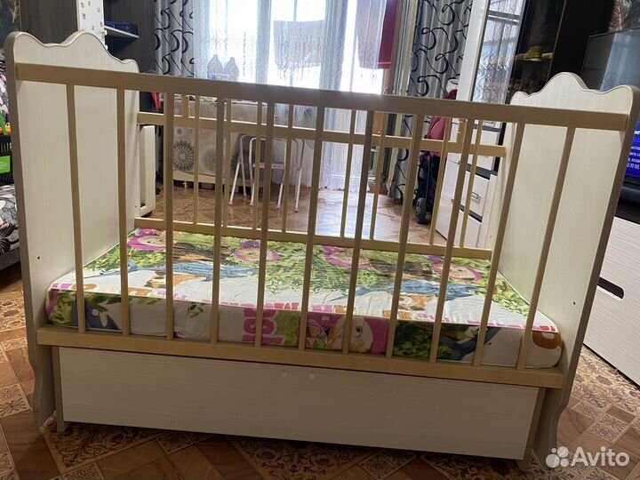 Детская кроватка