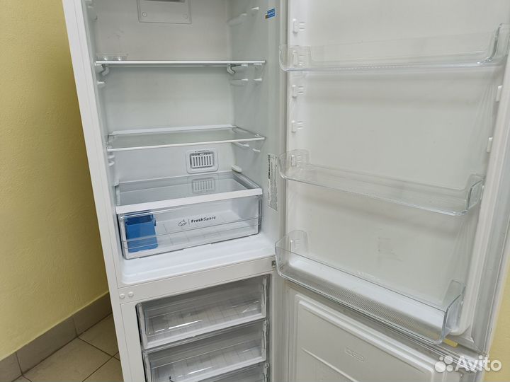 Холодильник новый Indesit