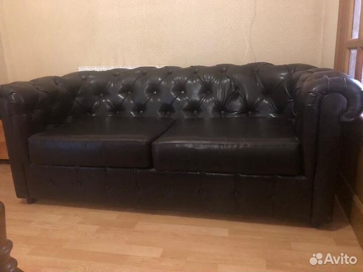 Кожаный диван