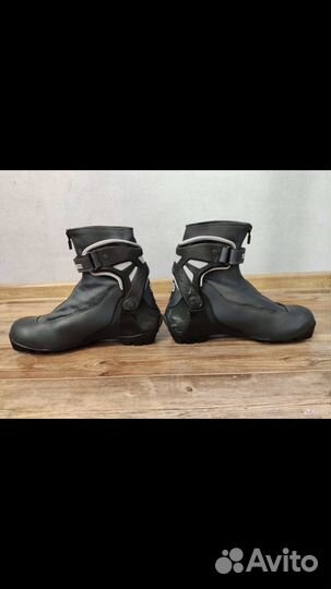 Комплект беговых лыж с ботинками