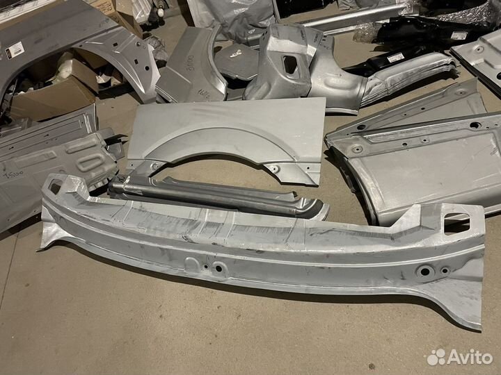 Рем Комплект Подлобовая рамка Мерс 906