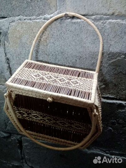 Корзина с крышкой плетёная декоративная