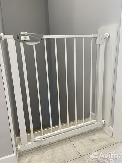 Ворота безопасности на лестницу