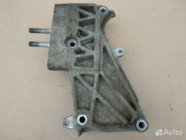 Кронштейн правой опоры двигателя 2.0 CRDi, D4EA