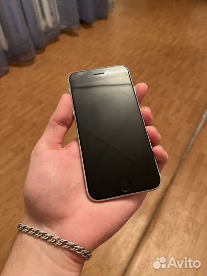iPhone SE (2020), 128 ГБ