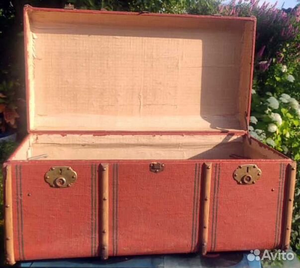 Антикварный каретный чемодан,сундук