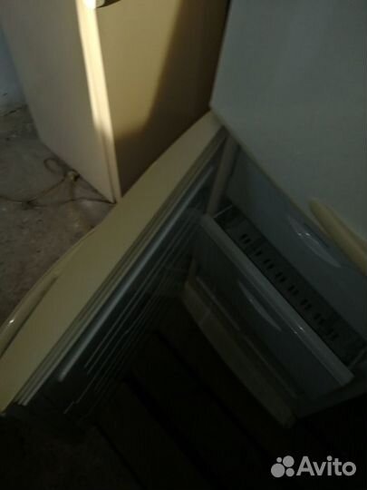 Холодильник атлант в отл состоянии 190 см
