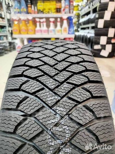 Maxxis Premitra Ice 5 SUV / SP5 225/65 R17 102T