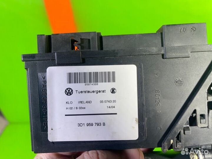 Мотор стеклоподъемника передний левый Volkswagen