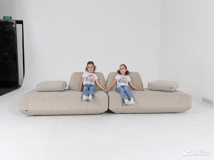 Диван со спальным местом 4400х1800 мм