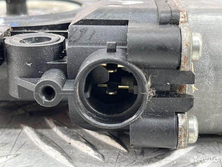 Моторчик стеклоподъемника Hyundai Santa Fe