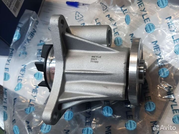 Насос водяной discovery-4, range rover sport2 3.0D