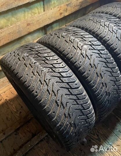 Nokian Tyres Hakkapeliitta 8 215/60 R16