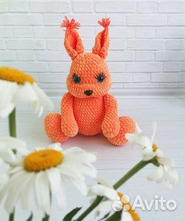 Вязаная плюшевая игрушка Белка