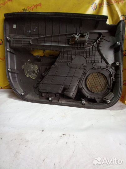 Обшивка передней правой двери Chevroiet Cobalt