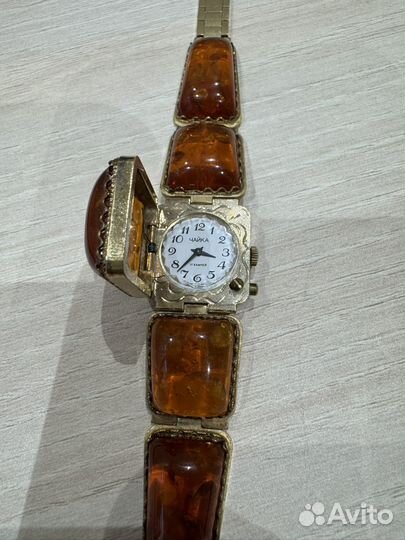 Часы Чайка янтарь