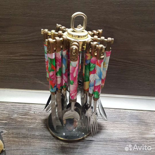 Столовые приборы