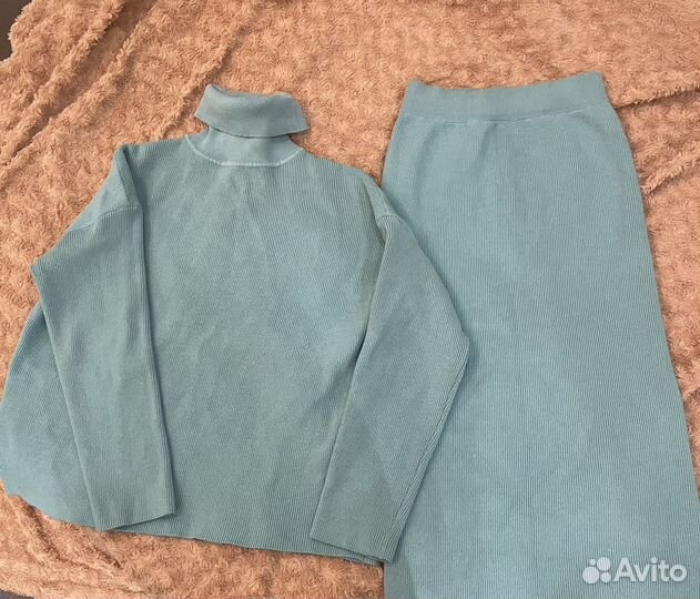 Вязаный костюм женский